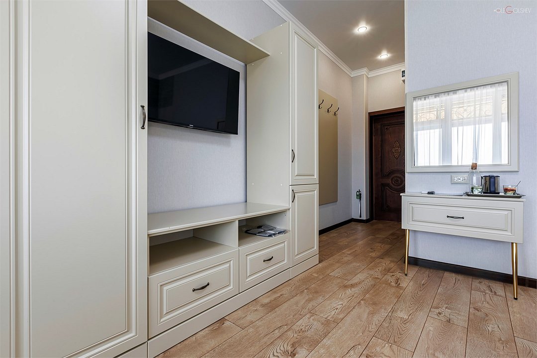 Полулюкс 2-местный 1-комнатный (с лоджией, 2 этаж)