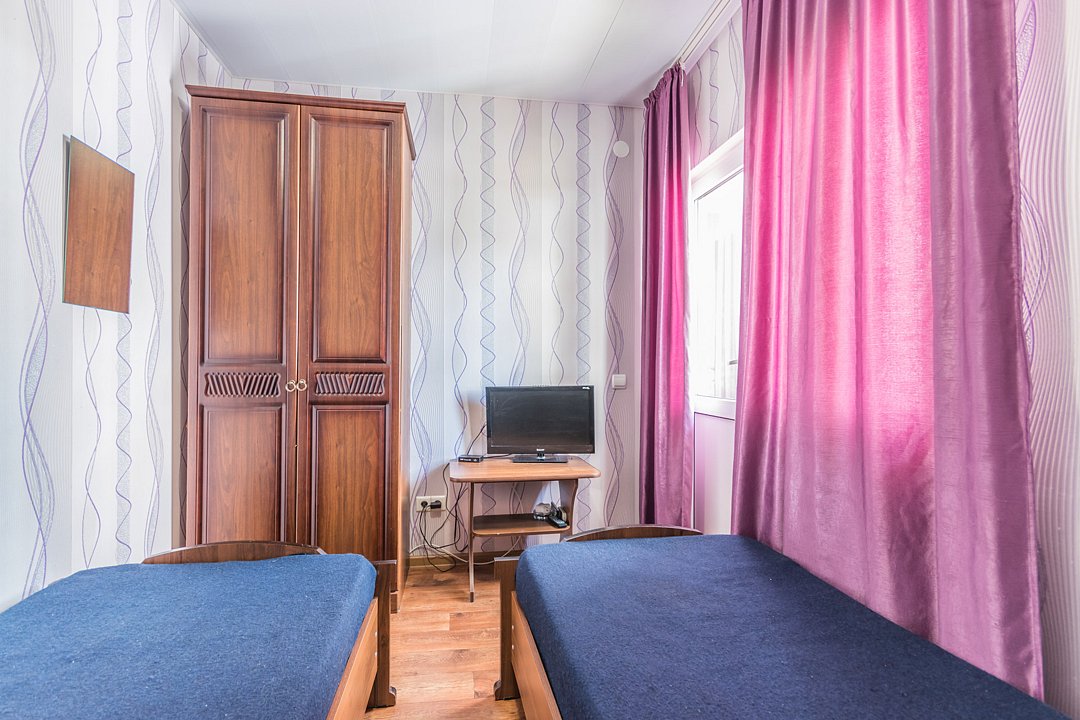 Номер 2-местный (удобства на этаже)