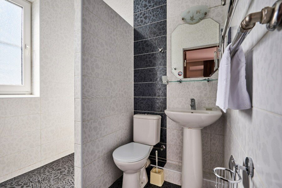 Полулюкс 4-местный (с балконом)