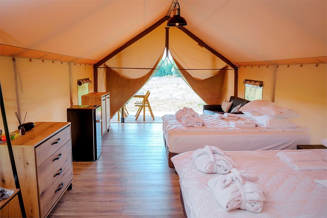 Лодж 4-местный 1-комнатный (Семейный уют)