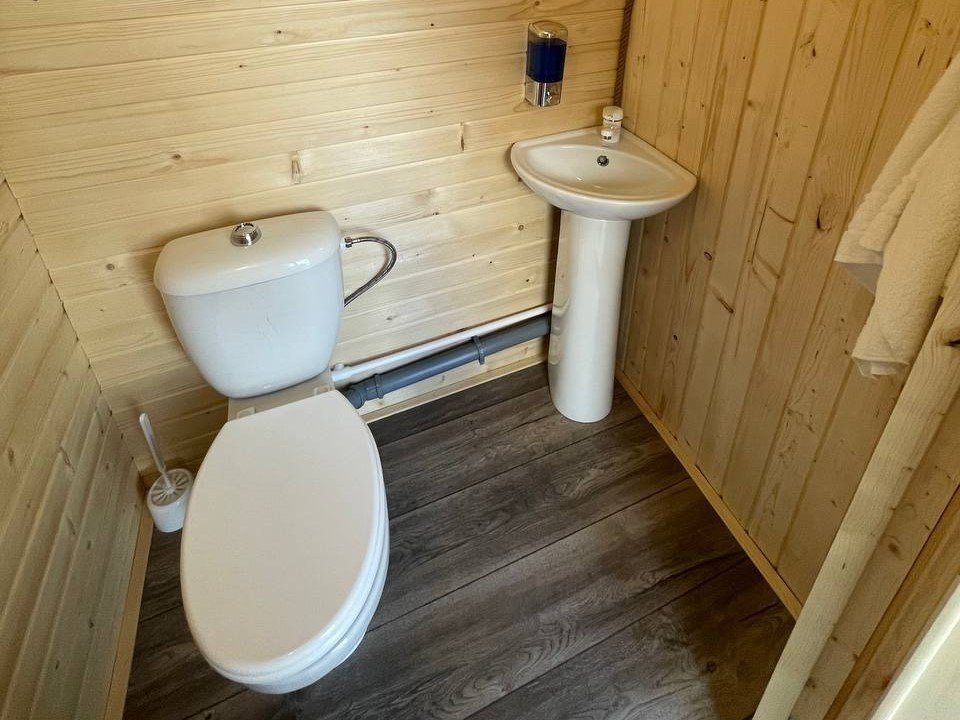 Бунгало 2-местный 1-комнатный (с баней и чаном)