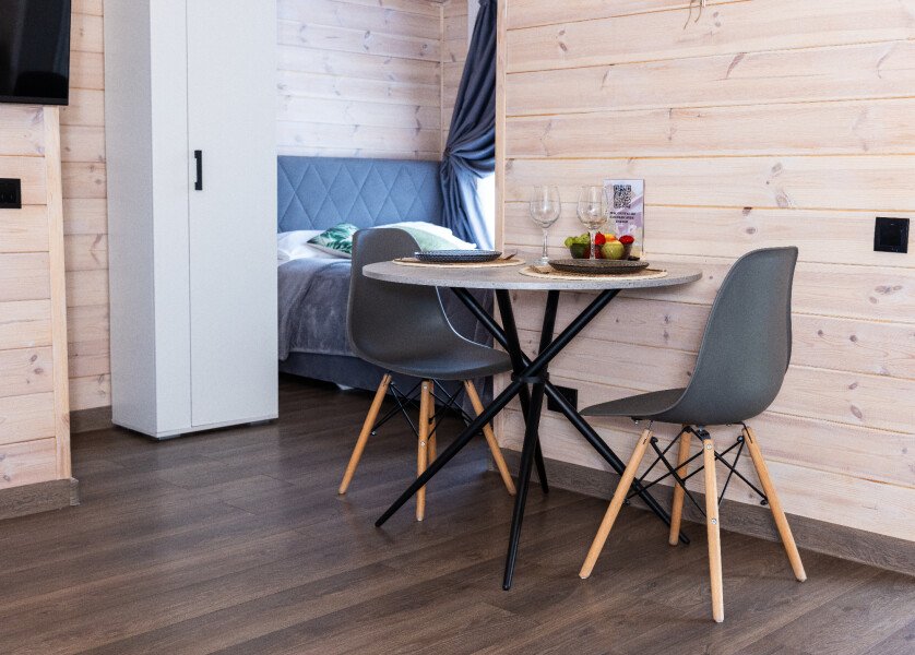 Домик у пруда 4-местный 1-комнатный (1 линия)