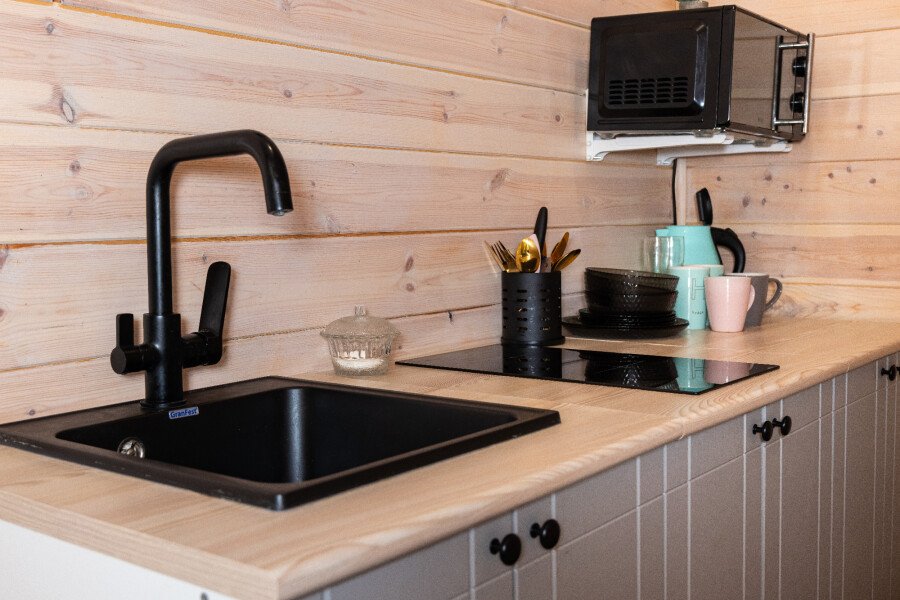 Домик у пруда 4-местный 1-комнатный (1 линия)