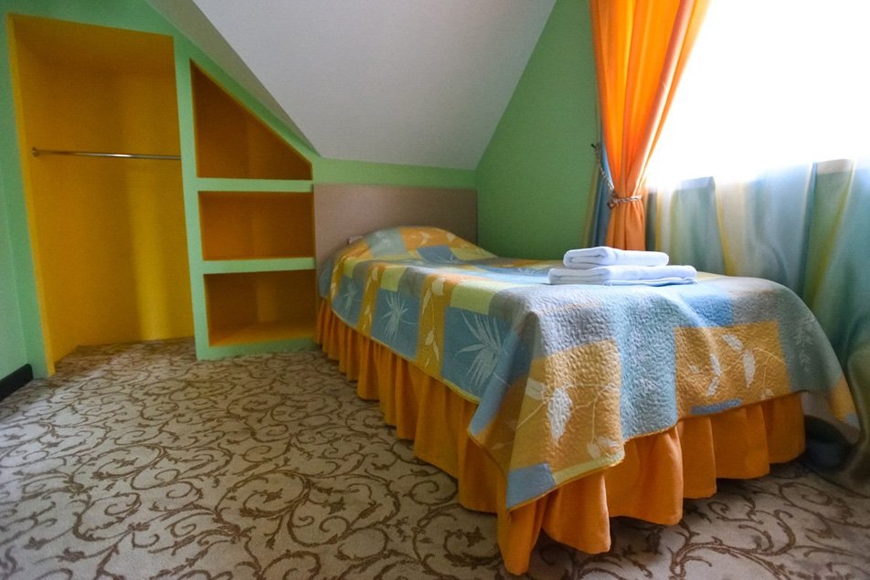 Коттедж 6-местный 3-комнатный (с сауной)