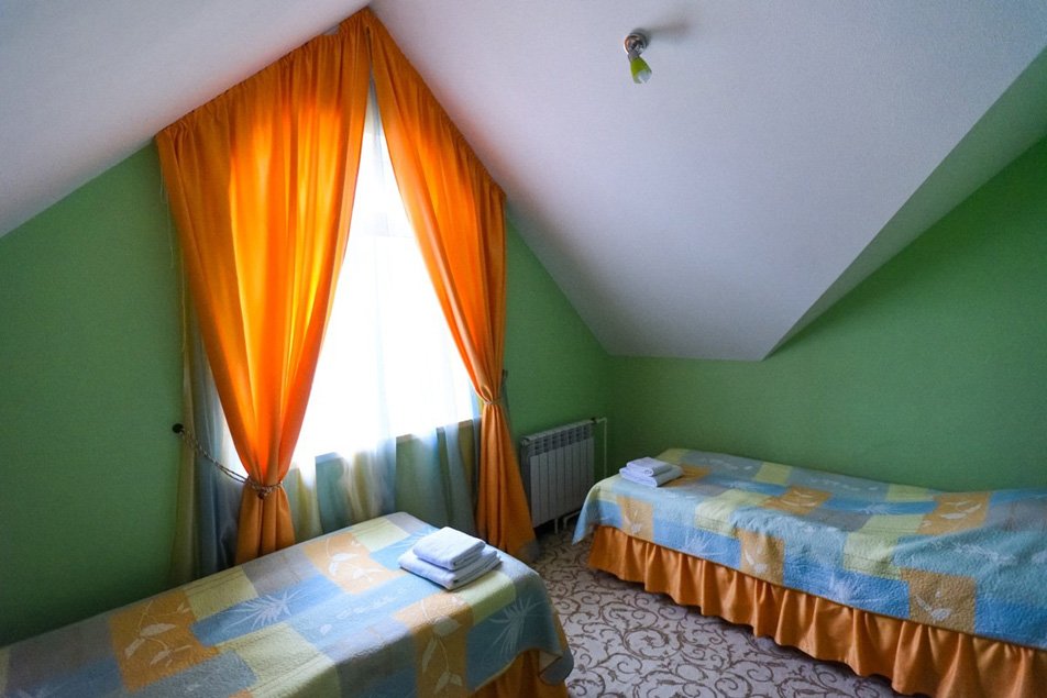 Коттедж 6-местный 3-комнатный (с сауной)