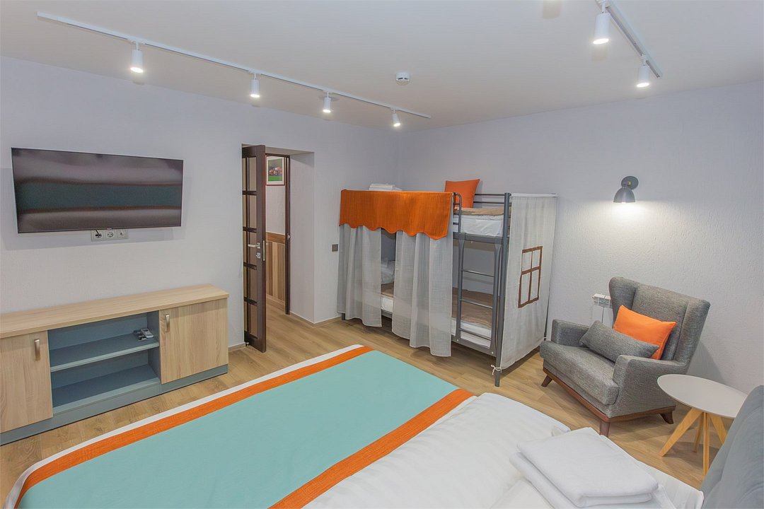 Джуниор сюит 4-местный Семейный (корпус Бурый)