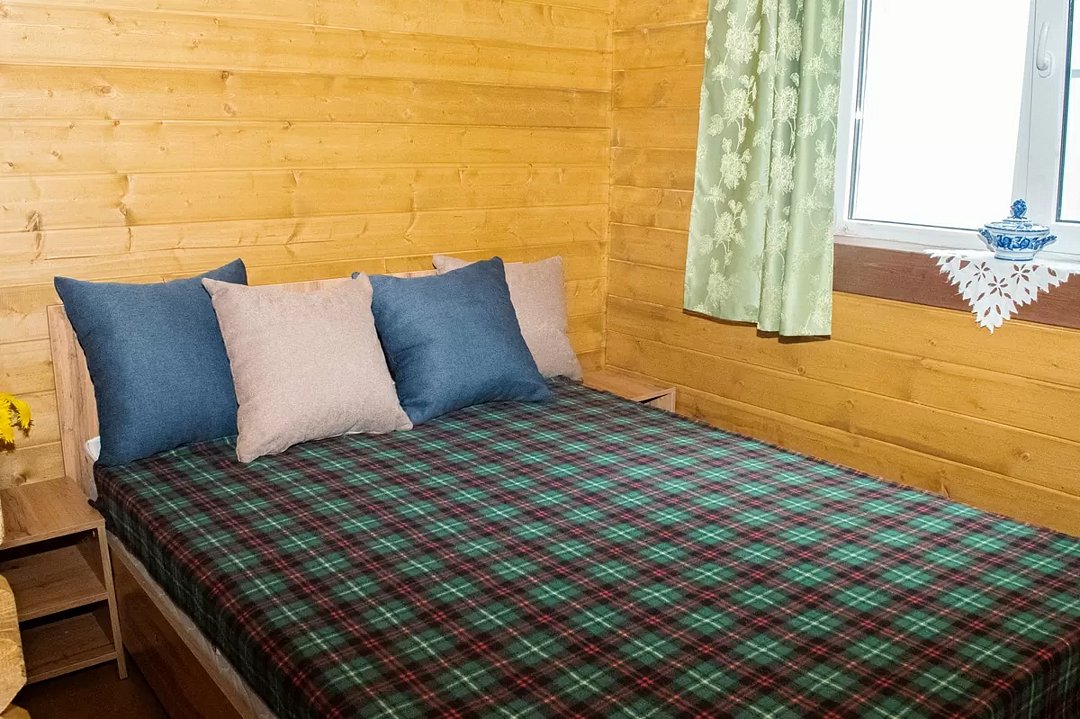 Коттедж 4-местный 1-комнатный (Большой)