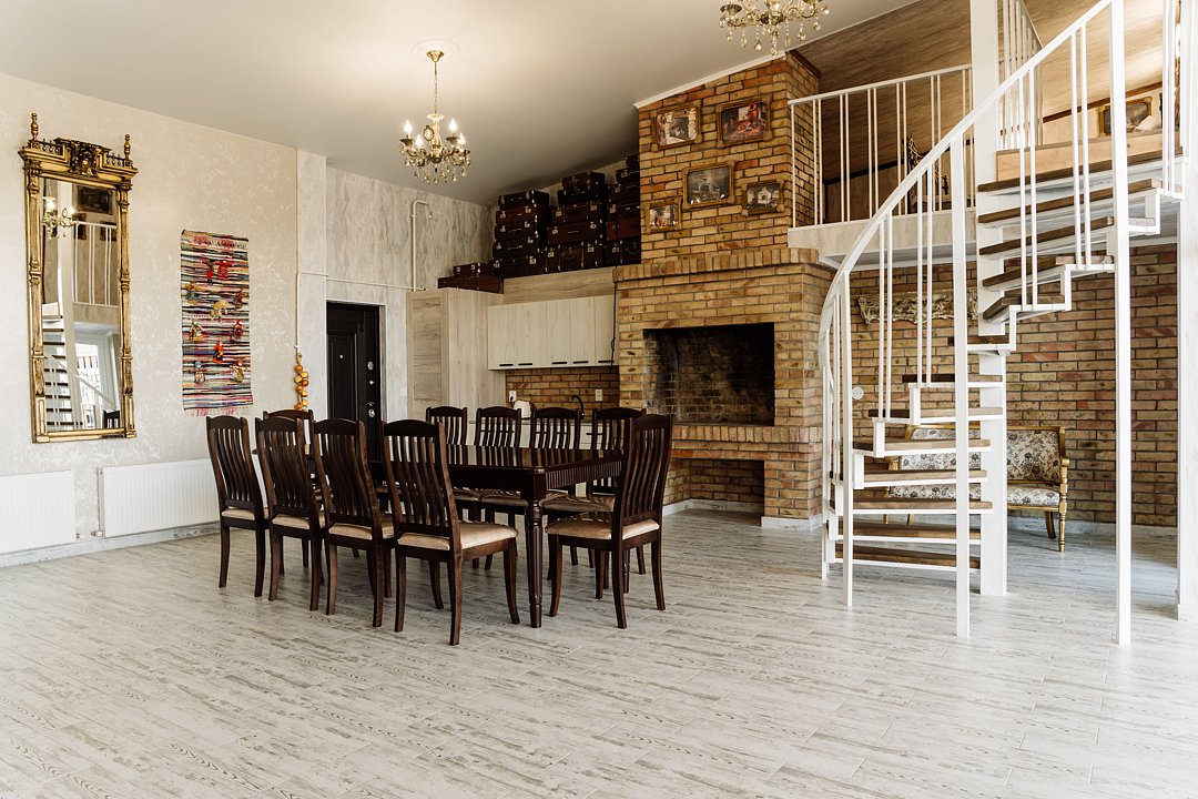 Дом 6-местный 3-комнатный (с бассейном и камином)