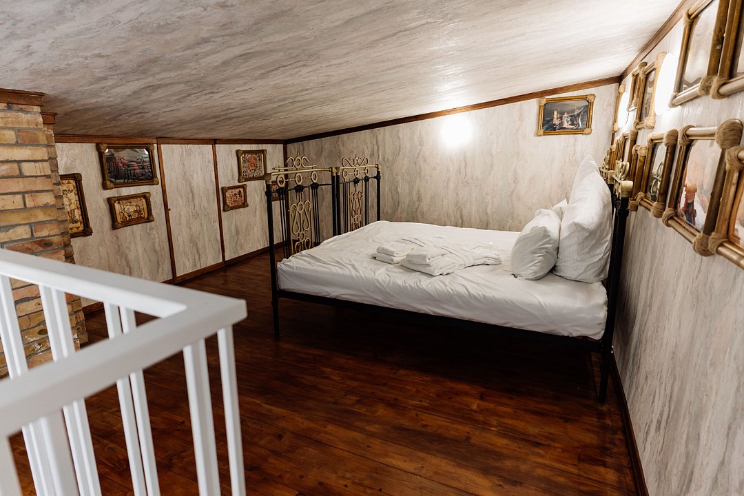 Дом 6-местный 3-комнатный (с бассейном и камином)