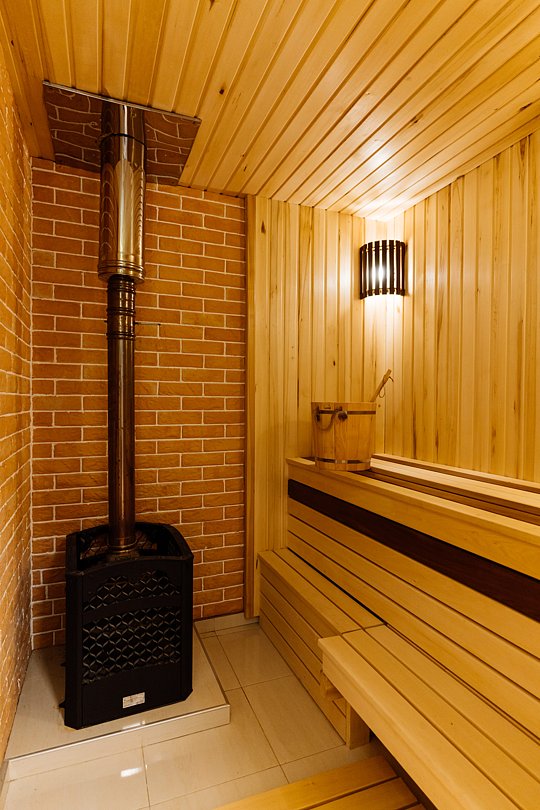 Дом 6-местный 3-комнатный (с бассейном и камином)