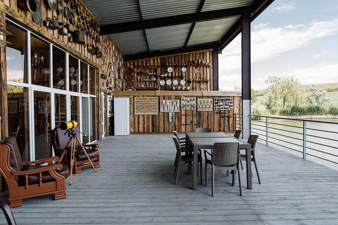 Дом 6-местный 3-комнатный (с бассейном и камином)