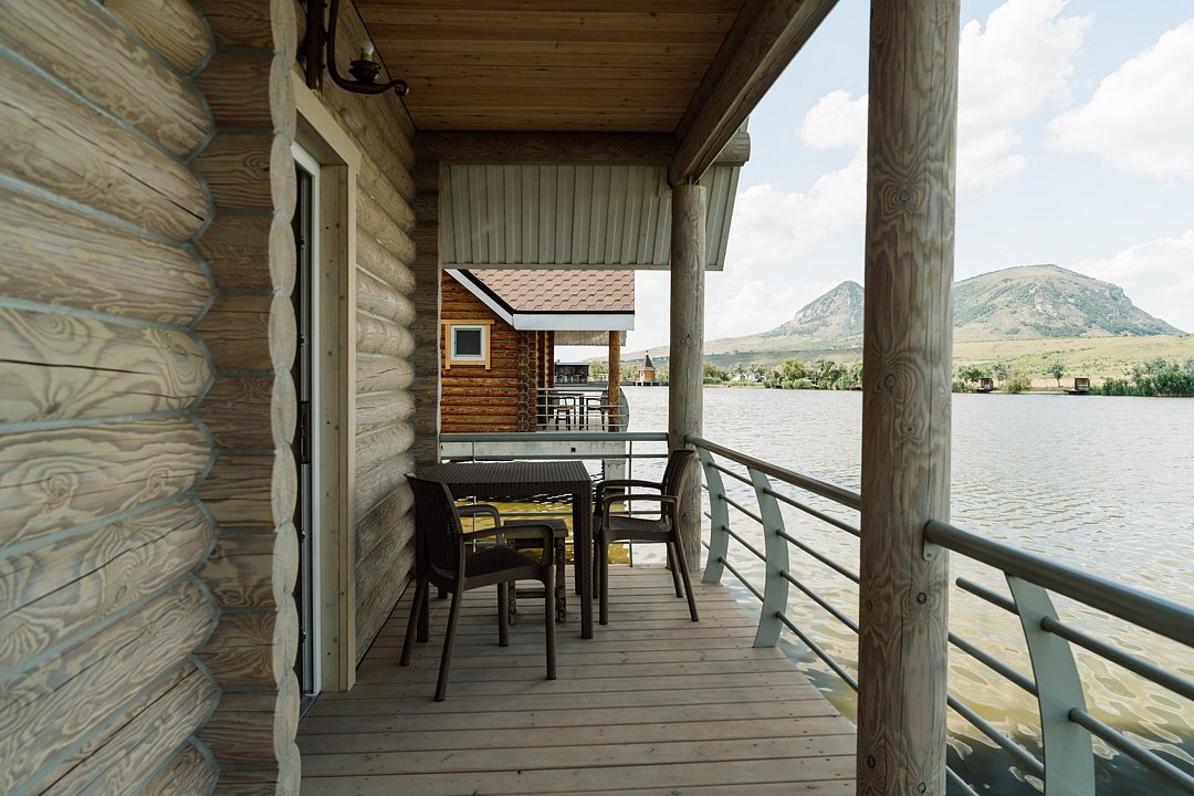 Семейный Сруб 6-местный 3-комнатный 2-этажный