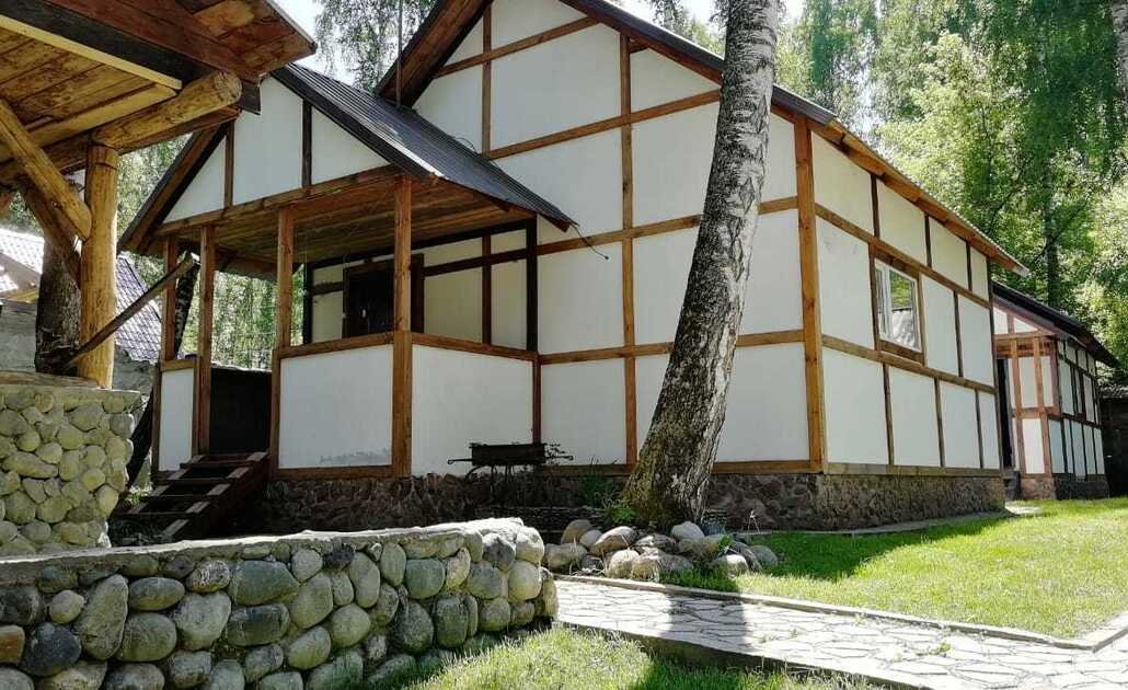 Коттедж 4-местный 2-комнатный | Старый Мельник, Алтайский край