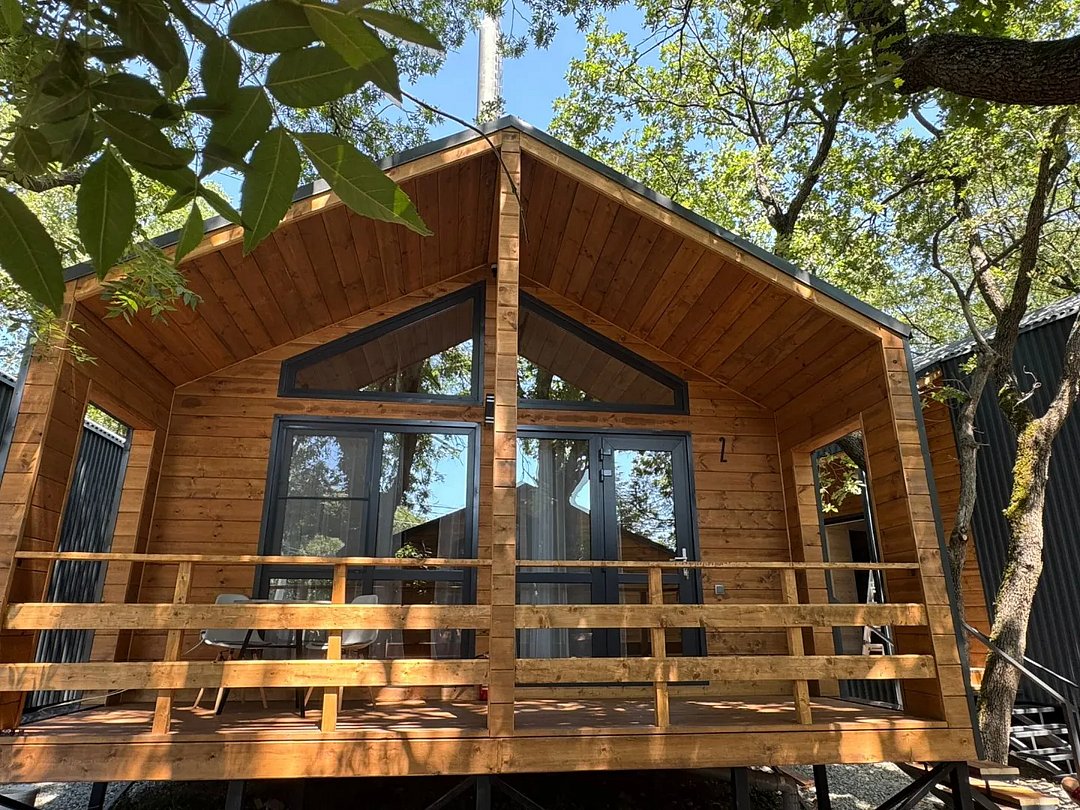 Коттедж 4-местный 2-комнатный (№1)