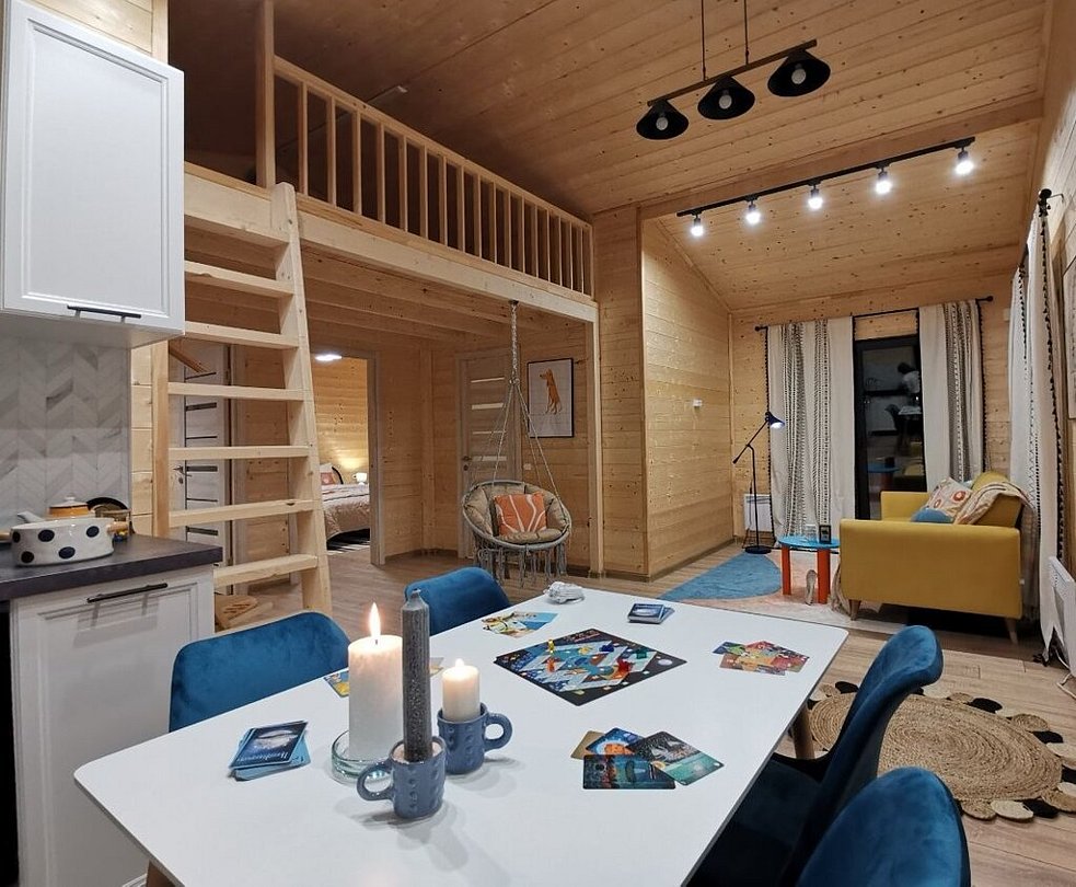 Коттедж 4-местный 2-комнатный (Загородный дом)