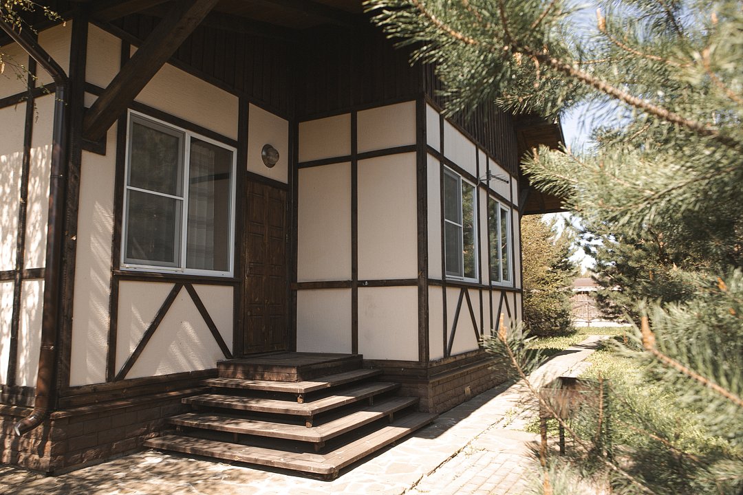 Дом 4-местный 2-комнатный (Брусника, №10)