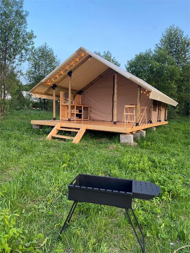 Глэмпинг 3-местный (палатка, летний вид размещения)Фотографии