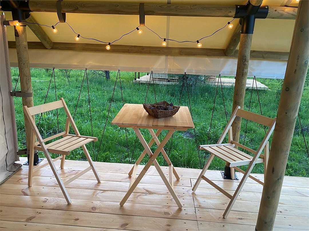 Глэмпинг 3-местный (палатка, летний вид размещения)Фотографии