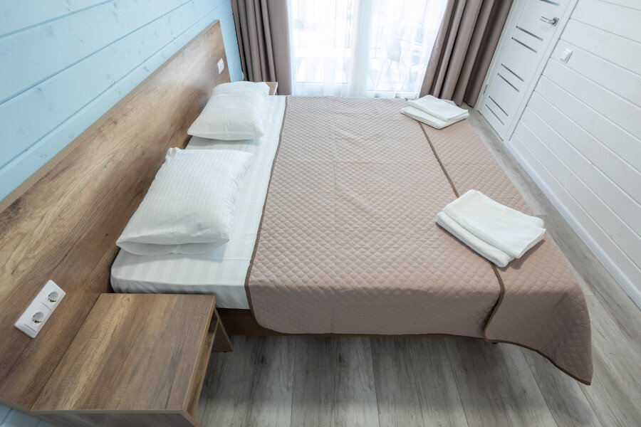 Номер 4-местный 2-комнатный (выход на бассейн)