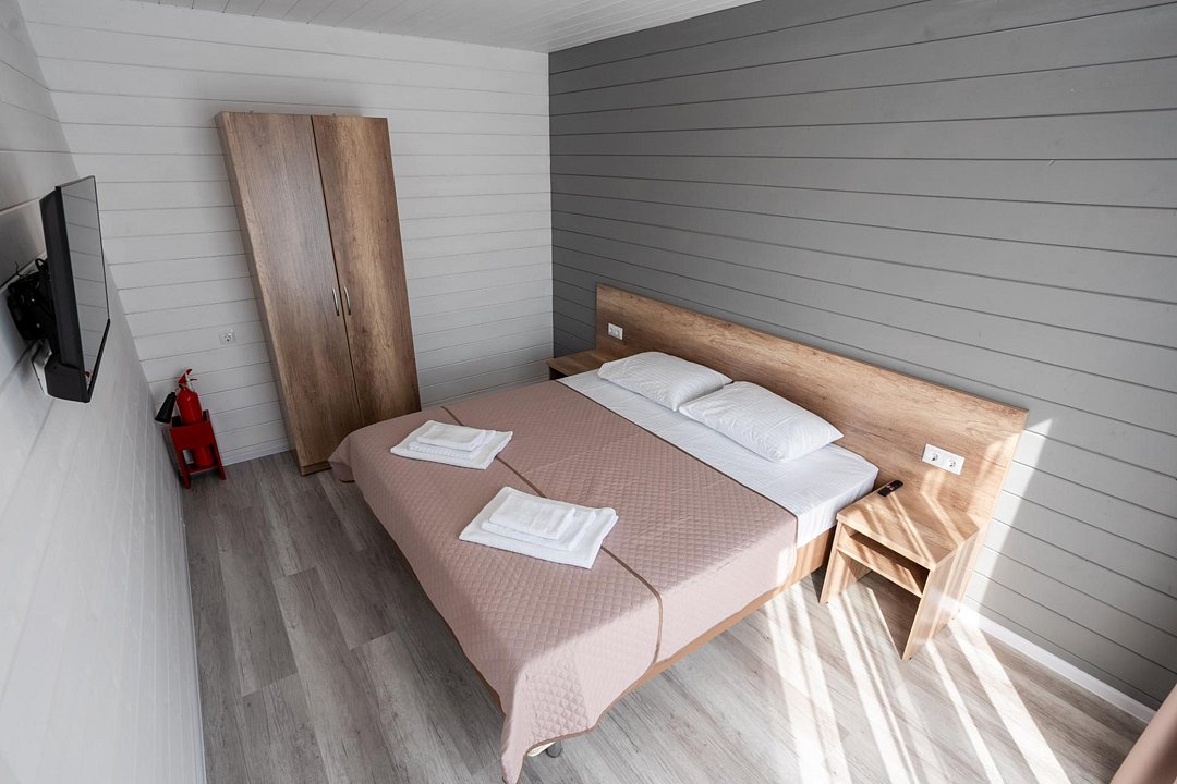 Номер 4-местный 2-комнатный (выход на бассейн)