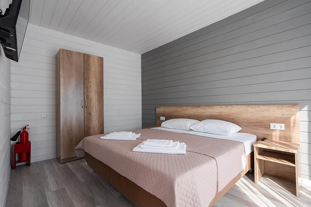 Номер 4-местный 2-комнатный (выход на бассейн)