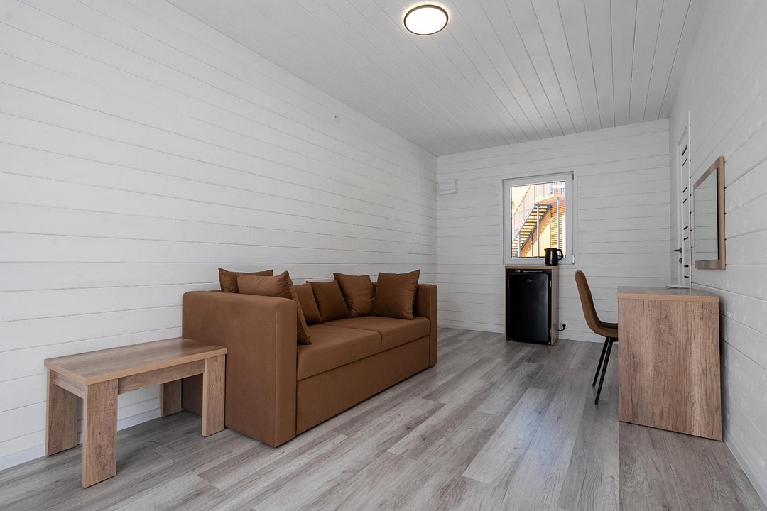 Номер 4-местный 2-комнатный (выход на бассейн)