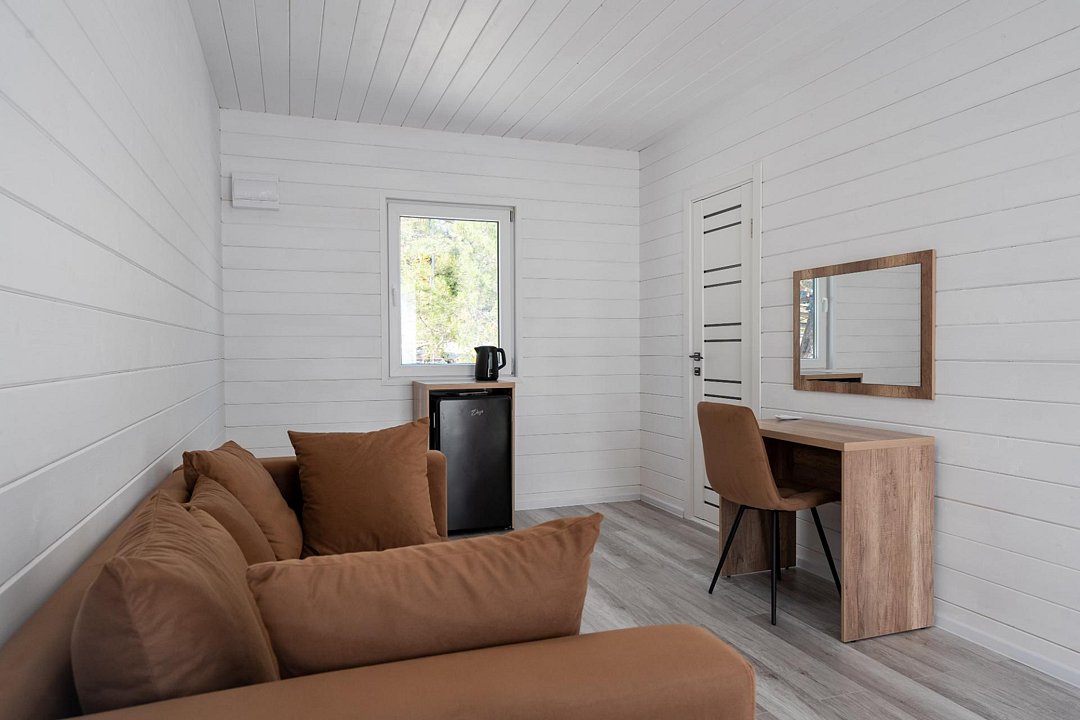 Номер 4-местный 2-комнатный (выход на бассейн)