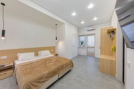 3-местный Улучшенный с зоной отдыха, Гостевой дом Арт Шале, Геленджик