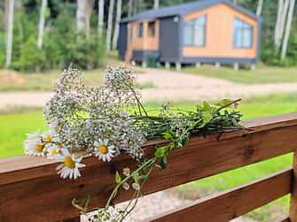 Частный дом у леса рядом озеро и река