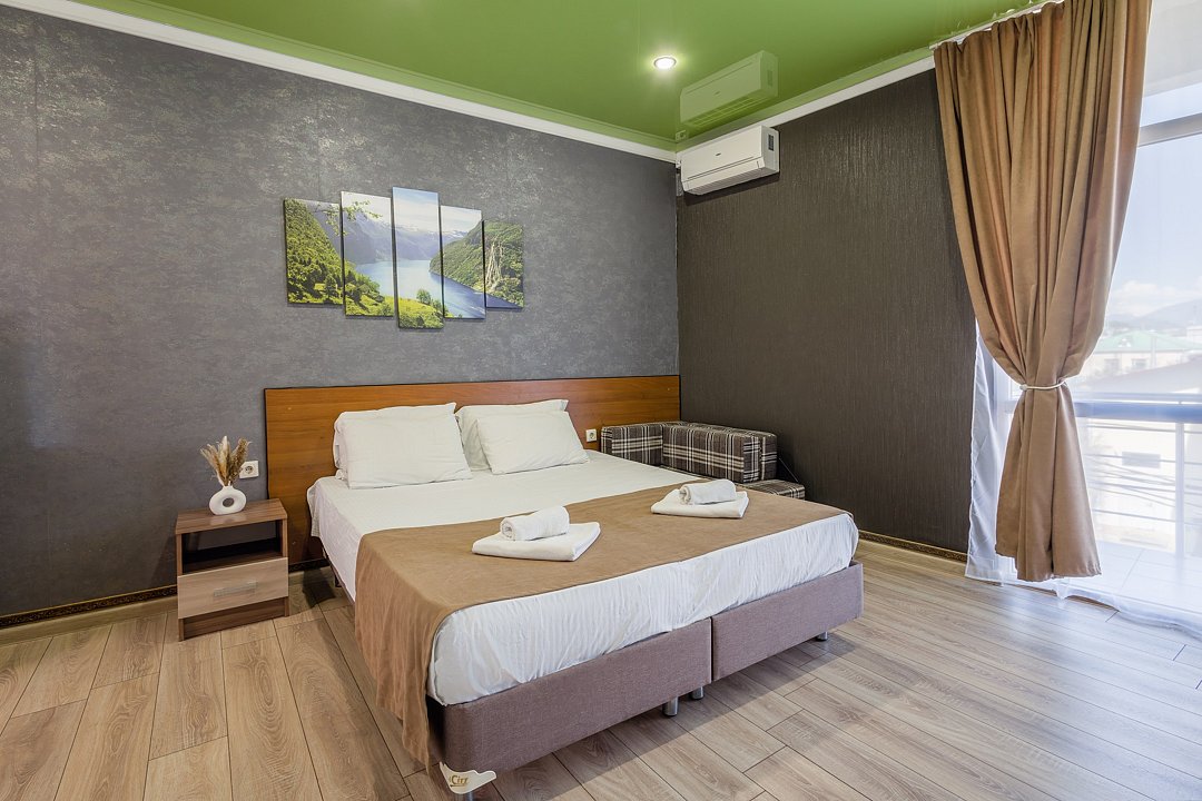 Комфорт 2-местный (с балконом и видом на горы)