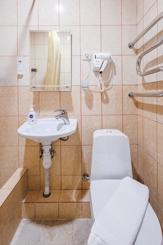 Комфорт 2-местный (с балконом и видом на горы)