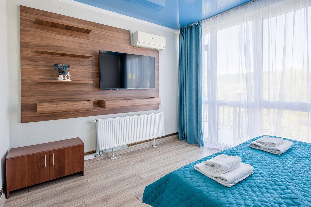 Комфорт 3-местный (с балконом и видом на горы)