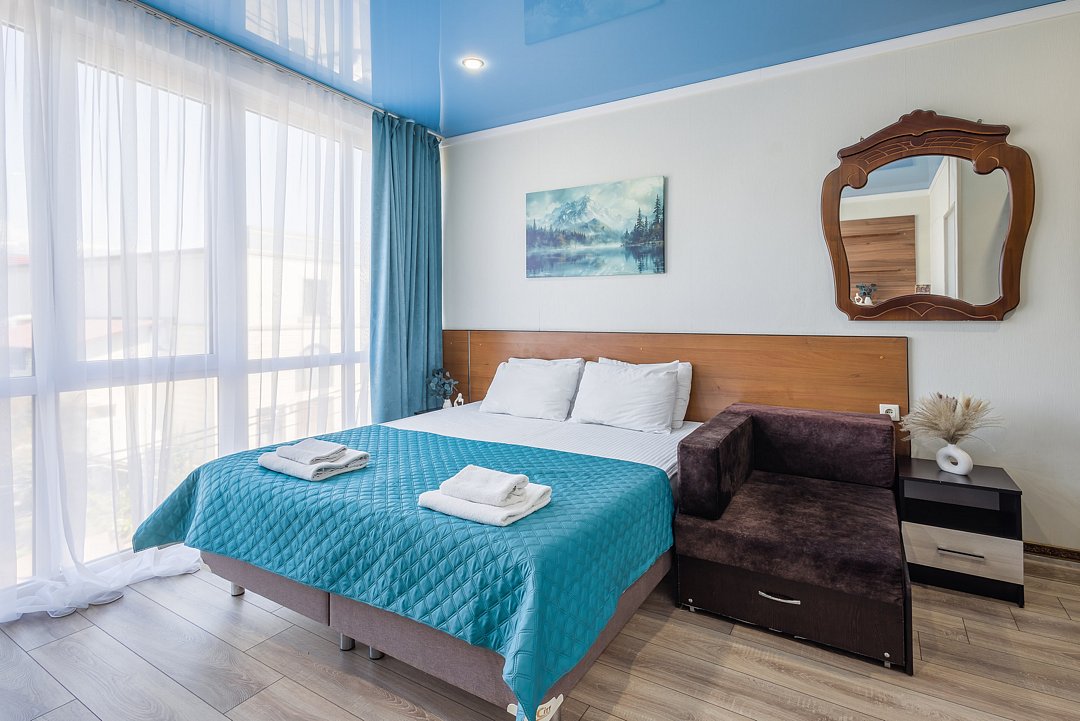 Комфорт 3-местный (с балконом и видом на горы)