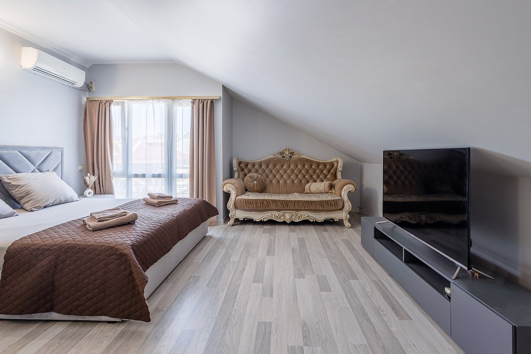 Люкс 4-местный (с балконом)