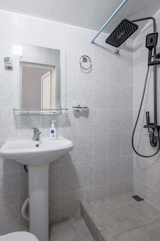 Люкс 4-местный (с балконом)