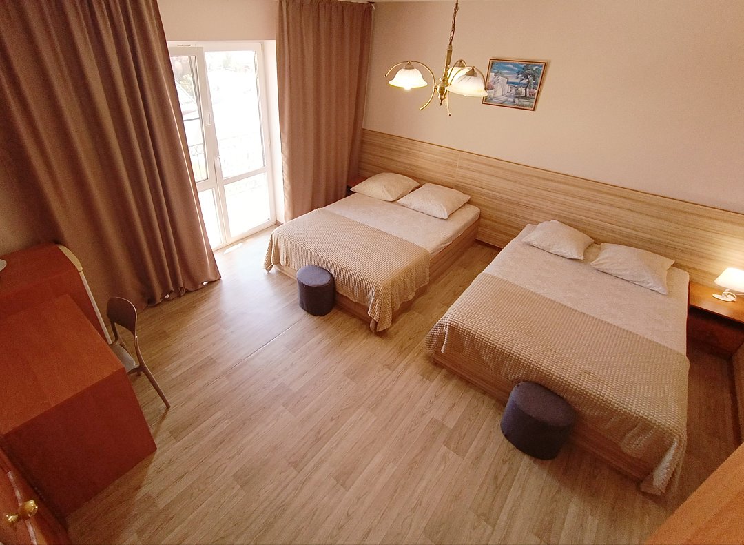 Полулюкс 5-местный (с балконом)