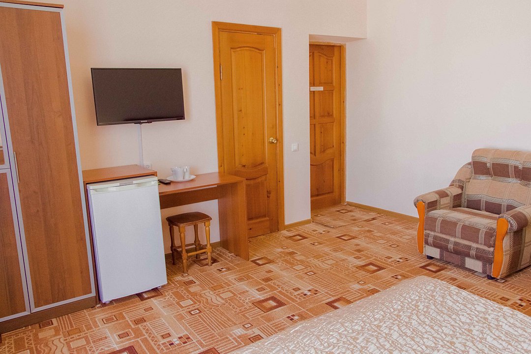 Полулюкс 5-местный (с балконом)