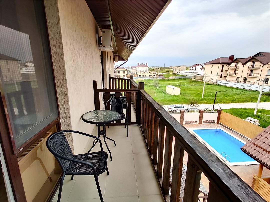 Стандартный 3-местный (с балконом)