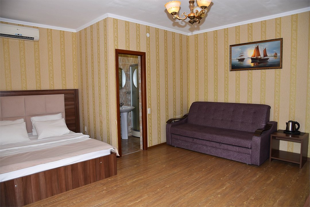 Номер 4-местный (с балконом)