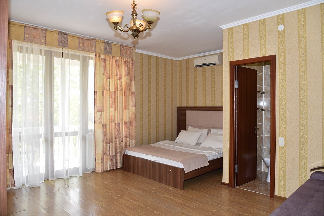 Номер 4-местный (с балконом)