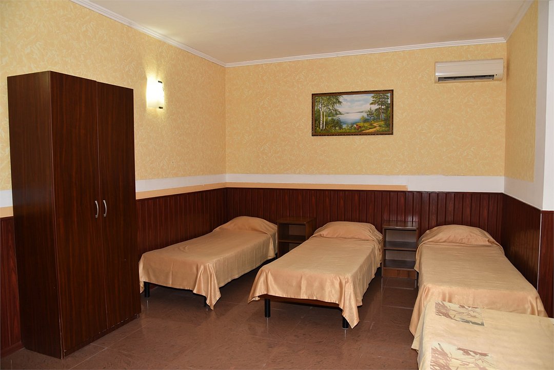 Номер 5-местный (полу-цоколь)