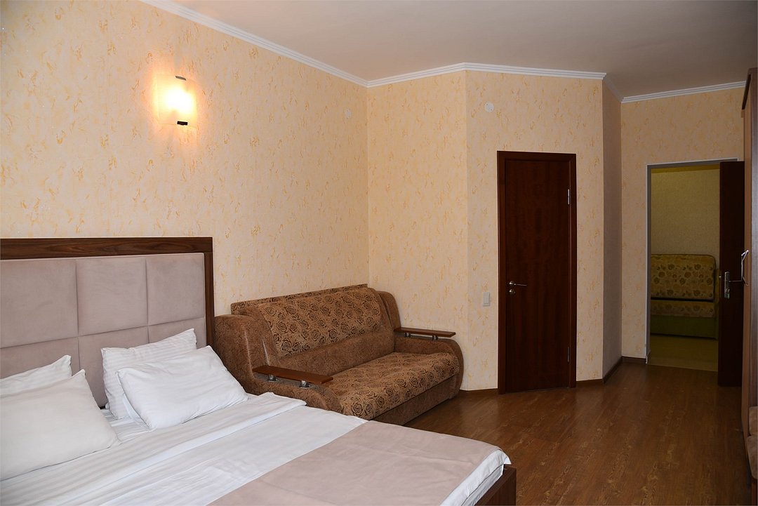 Номер 5-местный 2-комнатный (с мини-кухней)