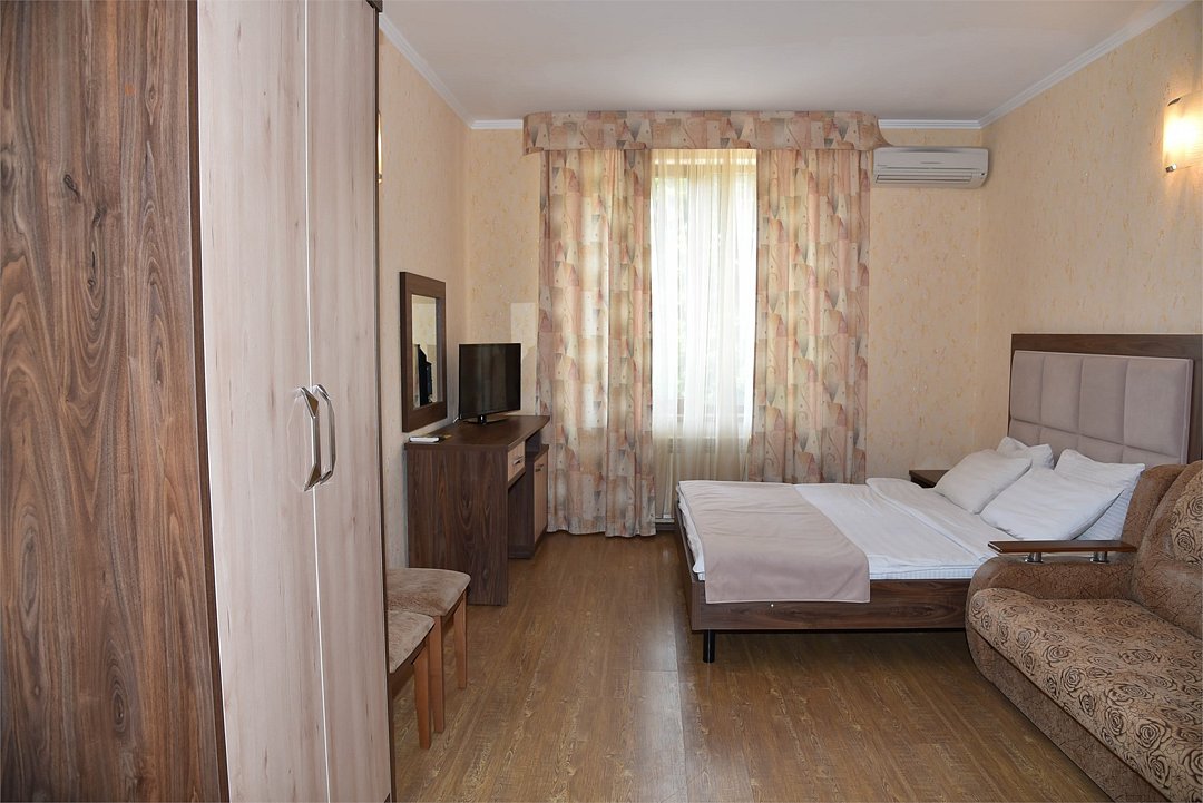 Номер 5-местный 2-комнатный (с мини-кухней)