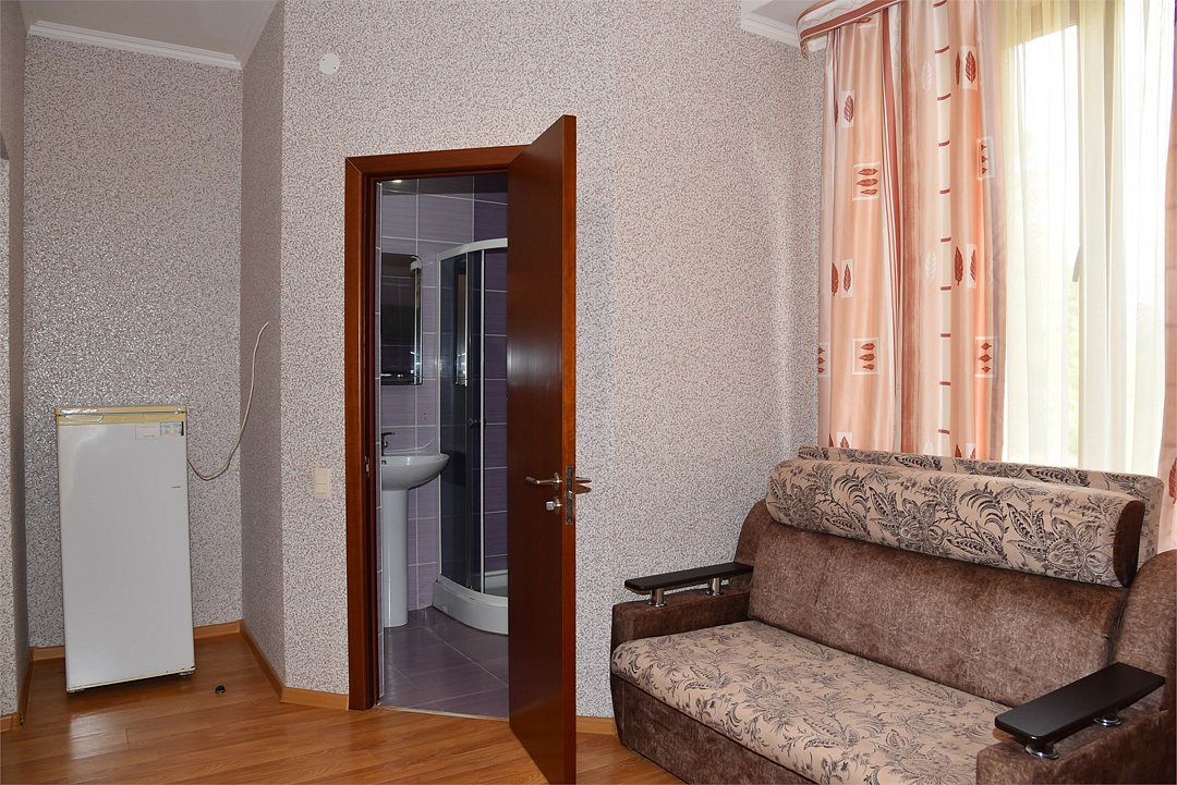 Номер 5-местный 2-комнатный (с мини-кухней)