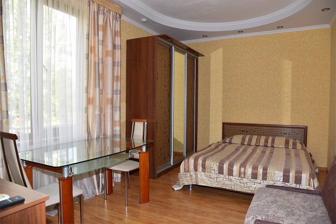 Номер 5-местный 2-комнатный (с мини-кухней)