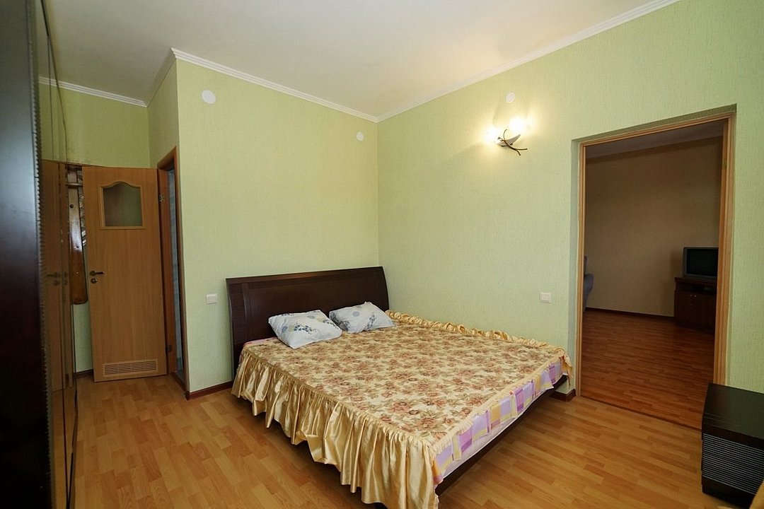 Номер 4-местный 2-комнатный (с мини-кухней)