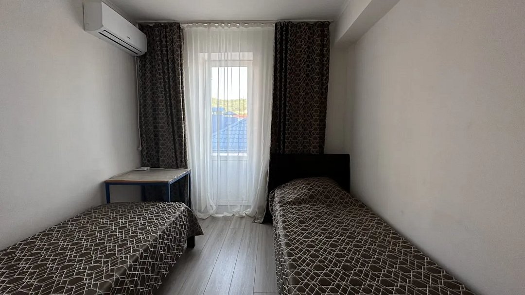 Семейный 4-местный 2-комнатный (с балконом)