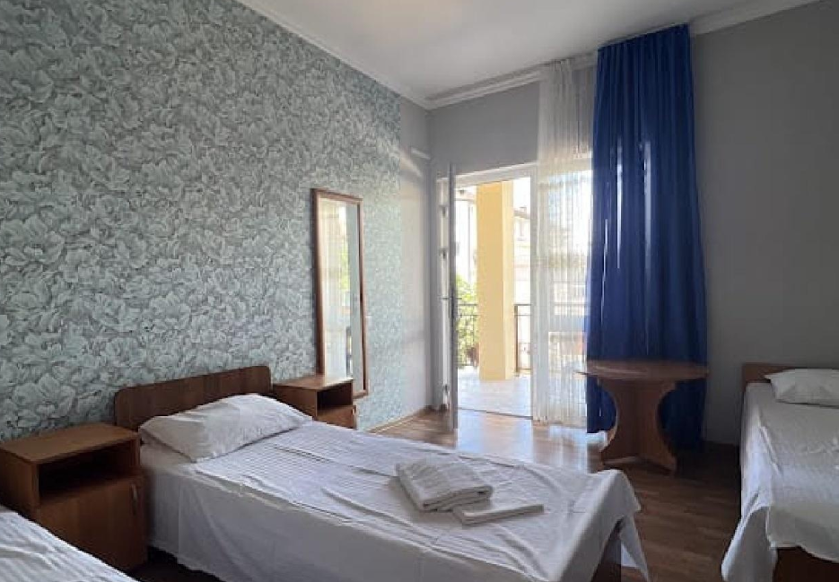 Стандартный 3-местный (с балконом)