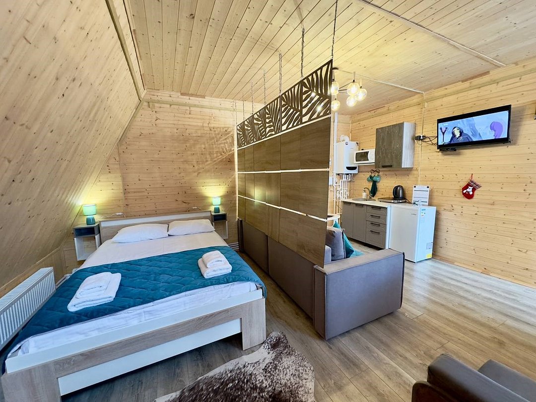 Афрейм 4-местный 2-уровневый с балконом