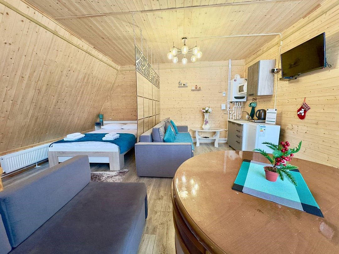 Афрейм 4-местный 2-уровневый с балконом